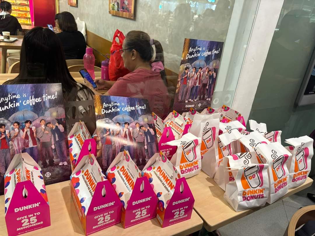 ATIN_LeyteSamar's tweet photo. ✨Now Happening at Robinsons Tacloban Marasbaras Dunkin' Donuts

@imszmc @SB19Official 
#PABLO #SB19
#ATINLeyteSamarChapter https://t.co/PKWGQZmj5g