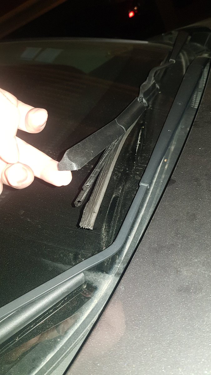 #silbak silecek adlı markadan silecek aldim daha ilk şiddetli yağmurda paramparça oldu. Web siteleri üzerinden irtibat kurmayı denedim , ilgilenilmedi <a href="/SikayetvarCom/">Şikayetvar</a>