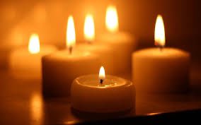 Roselaers's tweet photo. Morgen herdenken wij de overledenen. Hun namen worden genoemd en er worden kaarsen aangestoken. Ik leid de dienst in de Remonstrantse kerk Bussum (Koningslaan 2B, 10.30 uur). Er klinken troostrijke woorden en muziek. Van harte welkom om een kaars aan te steken. https://t.co/28ZW8TydNs