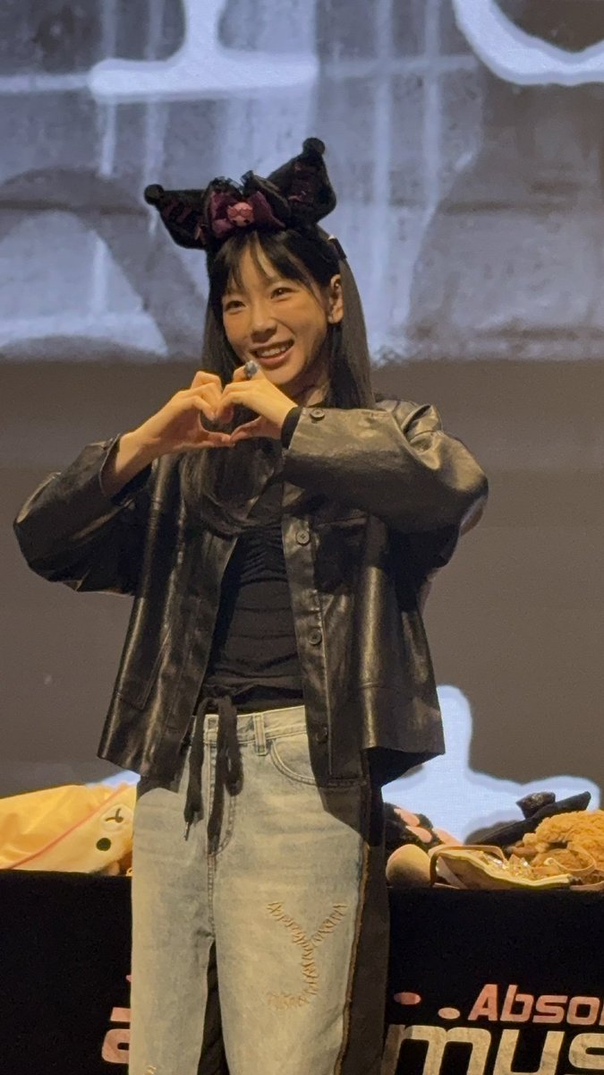 kyeong_ss's tweet photo. 241123 태연 Letter To Myself 팬싸
ユニバのクロミちゃんカチューシャつけてくれた🥹💜

#taeyeon #テヨン https://t.co/xaUzBR7EmE
