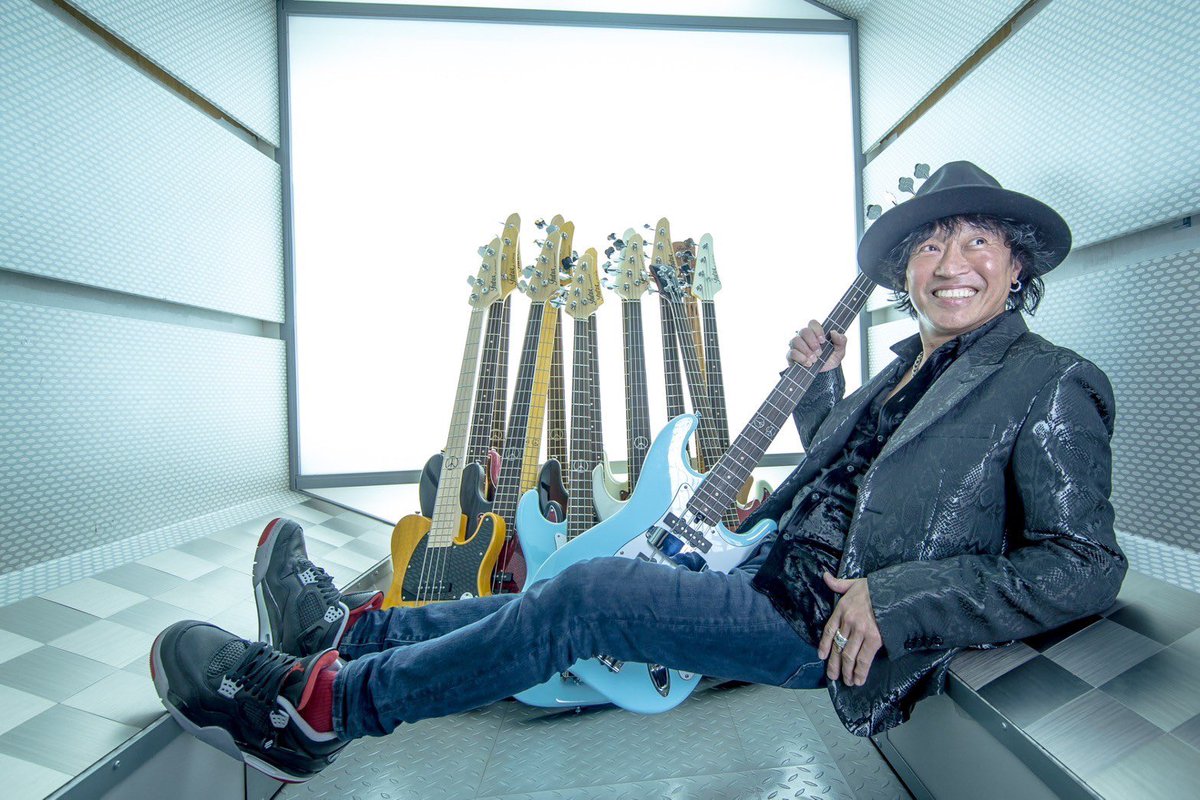 guitarfactory_'s tweet image. 本日より島村楽器全店にて販売スタート！
スーパーベーシスト日野JINO賢ニ氏が世に送り出すニュースタンダード⁈なベースを是非お試しください♪

#島村楽器 #Futra  #FJS-500 #ストラトベース #bass #basist