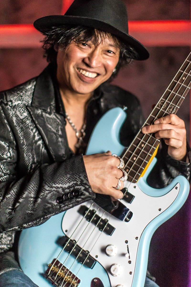 guitarfactory_'s tweet image. 本日より島村楽器全店にて販売スタート！
スーパーベーシスト日野JINO賢ニ氏が世に送り出すニュースタンダード⁈なベースを是非お試しください♪

#島村楽器 #Futra  #FJS-500 #ストラトベース #bass #basist