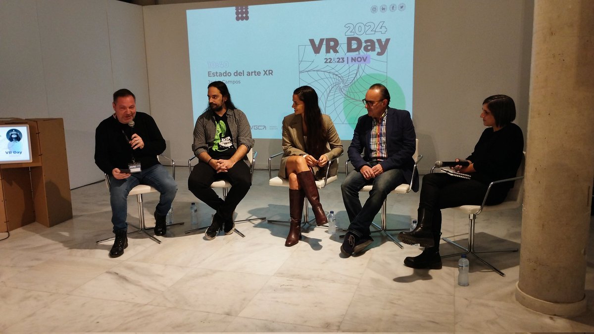 1️⃣ mesa redonda del #VRDayValencia: El estado del arte de XR, con <a href="/pepetrucci83/">Pepe Hernández</a> de <a href="/VirtuarchStudio/">Virtuarch studio</a>, Alba Jiménez de TS Ingeniería, Pepe Martín-Roig y Berta Solá, con <a href="/x_campos/">Javier Campos</a> de moderador.

¿Cómo ha cambiado y hacia dónde va la #XR en arquitectura y patrimonio?
#RevolucionXR
