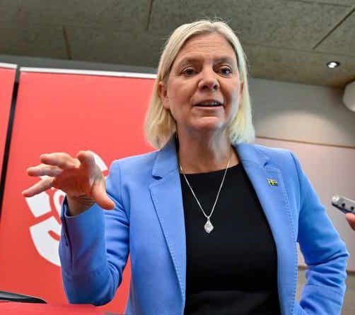 Therese Verdun 🦢👑 tweet media
