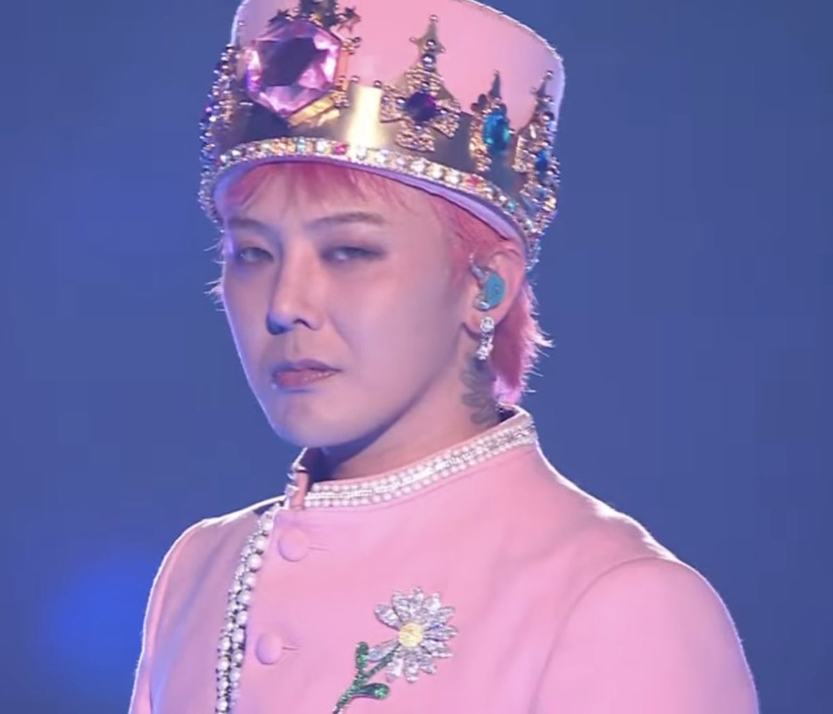 DISSED MAMA BACK IN 2015 JUST TO BE CALLED BACK 9 YEARS LATER THE KING OF KPOP IS BACK! 

RETURN OF THE KINGS
#GDRAGONisBACK 
#GDRAGONxMAMA2024 
#BIGBANGxMAMA2024