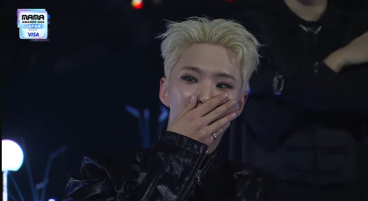 isagdragonrider's tweet photo. SAME HOSHI, SAME 😭😭😭

RETURN OF THE KINGS
#GDRAGONisBACK 
#GDRAGONxMAMA2024 
#BIGBANGxMAMA2024 https://t.co/zAyAY89N71