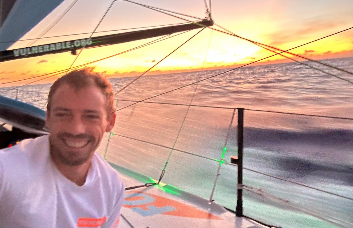 Thomas Ruyant (@thomasruyant) on Twitter photo Ça fuse sur VULNERABLE ! Des news du bord en ce 13ème jour de <a href="/VendeeGlobe/">Vendée Globe</a> : vulnerable.org/vendee-globe/j… Ça fuse sur VULNERABLE ! Des news du bord en ce 13ème jour de <a href="/VendeeGlobe/">Vendée Globe</a> : vulnerable.org/vendee-globe/j…