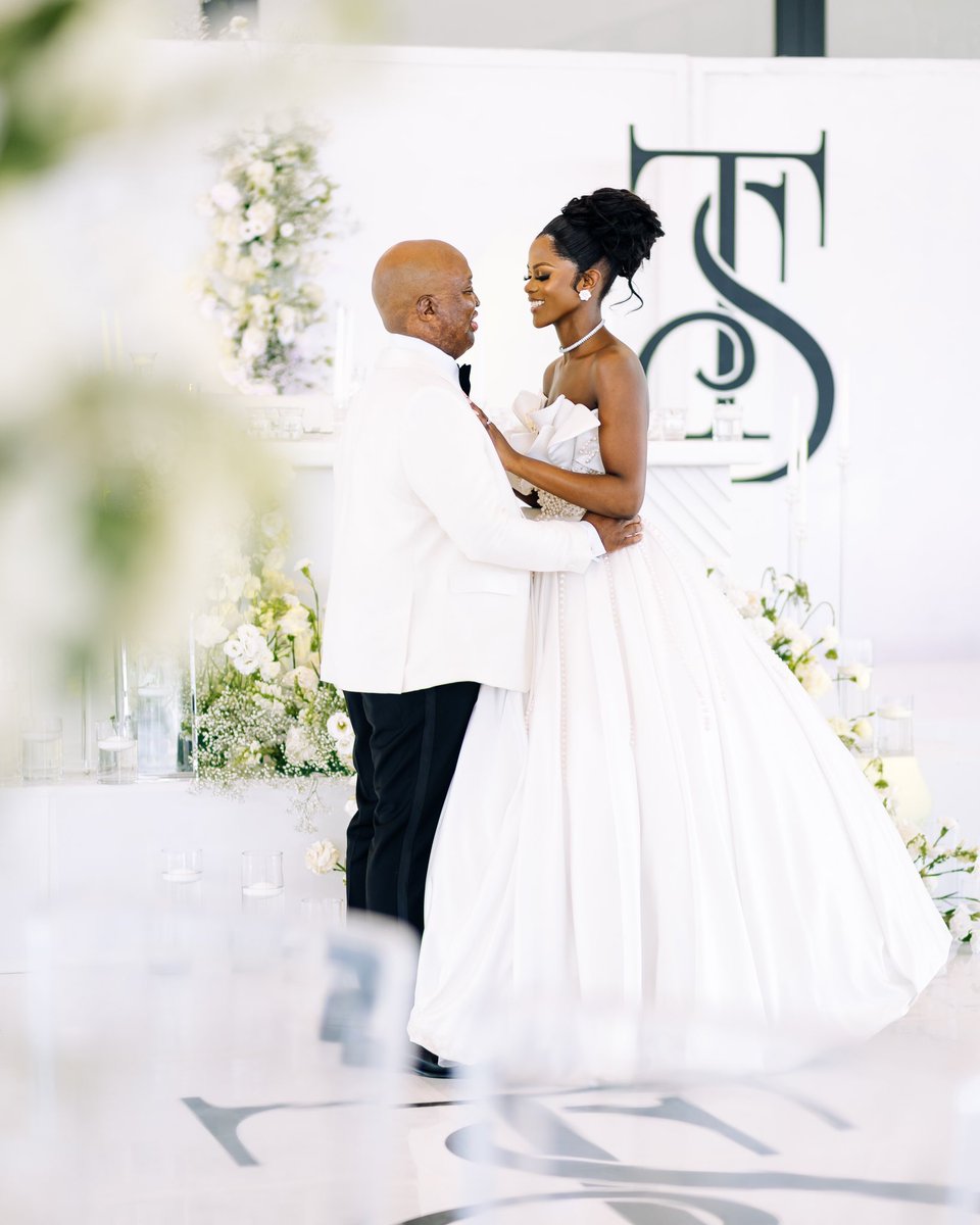 nonoevents's tweet photo. Tshepang & Sbo’s Wedding
#Tshepang&Sbo’sWeddingMatrimony
#Tshepang&Sbo’sWeddingCeremony
#WeddingCelebration #White&BlackTheme #Celebration #WeddingDeco #Candles #Flowers #Matrimonial #Reception #Photobooth #TableSitting #NonoEvents https://t.co/3QEIZX7FBW