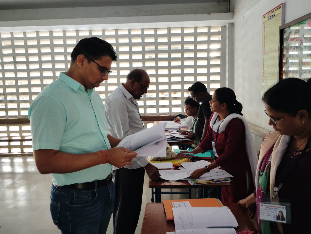 District Election Officer Valsad (@deovalsad) on Twitter photo SSR 2025
2nd Special Campaign Day
Appeal to all 18+ to enroll yourself in eroll today itself <a href="/CEOGujarat/">Chief Electoral Officer, Gujarat</a> <a href="/collectorvalsad/">Collector Valsad</a> SSR 2025
2nd Special Campaign Day
Appeal to all 18+ to enroll yourself in eroll today itself <a href="/CEOGujarat/">Chief Electoral Officer, Gujarat</a> <a href="/collectorvalsad/">Collector Valsad</a>