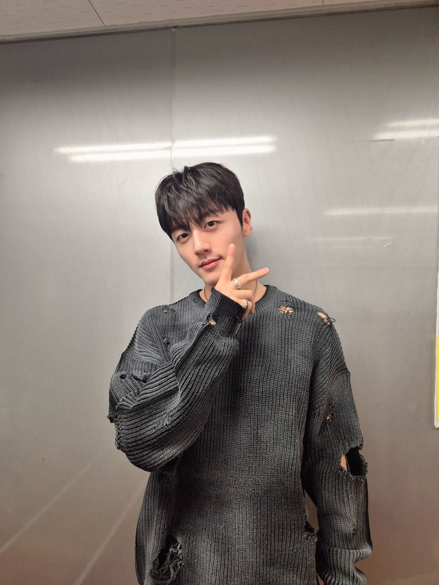 SF9_FANCLUB's tweet photo. [📸] 2024 SF9 YOUNGBIN FAN MEETING 'BOHEMIAN' #1

판타지와 이제부터야 그토록 바라 왔던
순간을 맞이해💖

#SF9 #에스에프나인 #영빈 #YOUNGBIN #BOHEMIAN https://t.co/ebFLMextOp