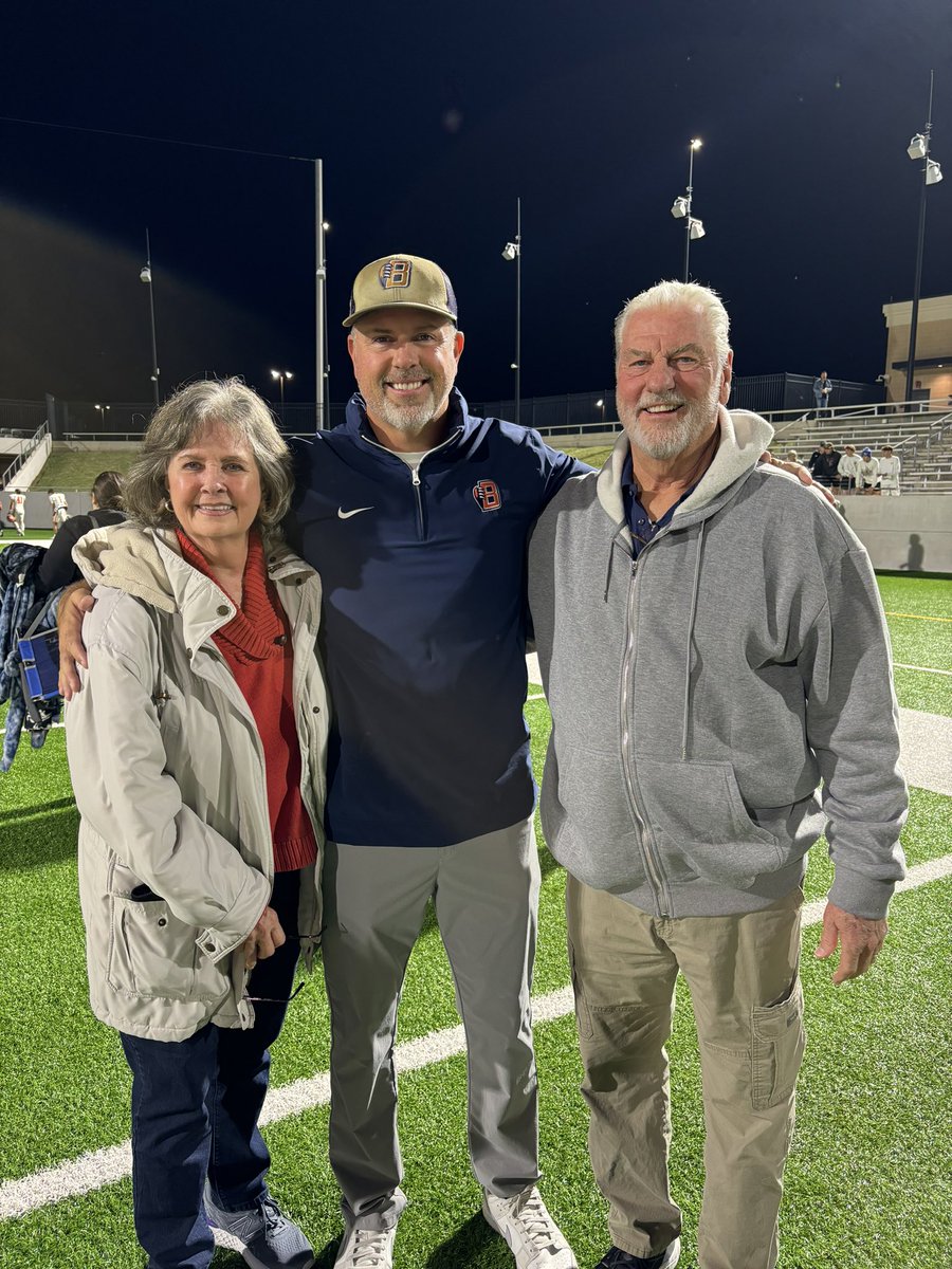 CoachMadisonVB's tweet photo. Winning is great, but family, friends and sharing something you love ๐with people you love โค๏ธ is priceless. Teammates who turned best friends from HS to college and former coaching buddy came to support @fbcoachmadison and the Bears. ๐๐งก๐ป๐ #ontoround3 https://t.co/HSstscuo8P