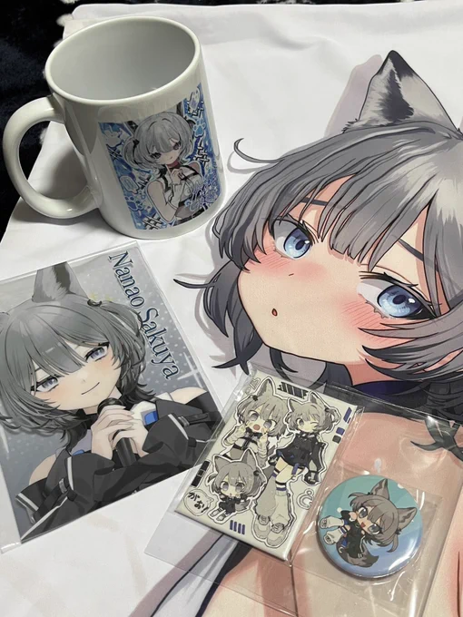 オンラインガチャで自引きした抱き枕カバーを始めとしたグッズが届きましたでっか…#七狼さくやタップライズ #七狼さくや 