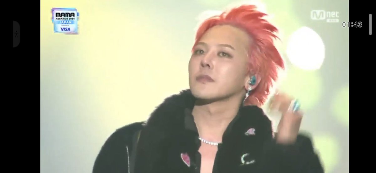 Maijaejin's tweet photo. VIP FOREVER😭 Starting from GD UNTITLED then to POWER then  HOME SWEET HOME then boom BANG BANG BANG and FANTASTIC BABY😭😭😭 BROO WHAT MORE COULD U ASK!!!!! IMMA DIE HAPPILY 

#MAMA2024
#BIGBANGxMAMA2024 
#GDRAGON_POWER 
#GDRAGON_HomeSweetHome https://t.co/xE4c7FxIlB