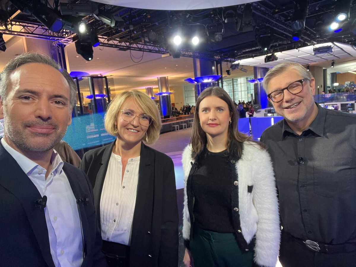 lafautealeurope's tweet photo. Quelle marge de manoeuvre reste-t-il sur l'accord avec le Mercosur ?
@YANoghes reçoit @MariePierreV pour en débattre à 13h25 sur @franceinfo
avec @JadeGrandin et @Quatremer
https://t.co/QBQuqcENzb dès maintenant 🎧 https://t.co/9vjsjt5Syw