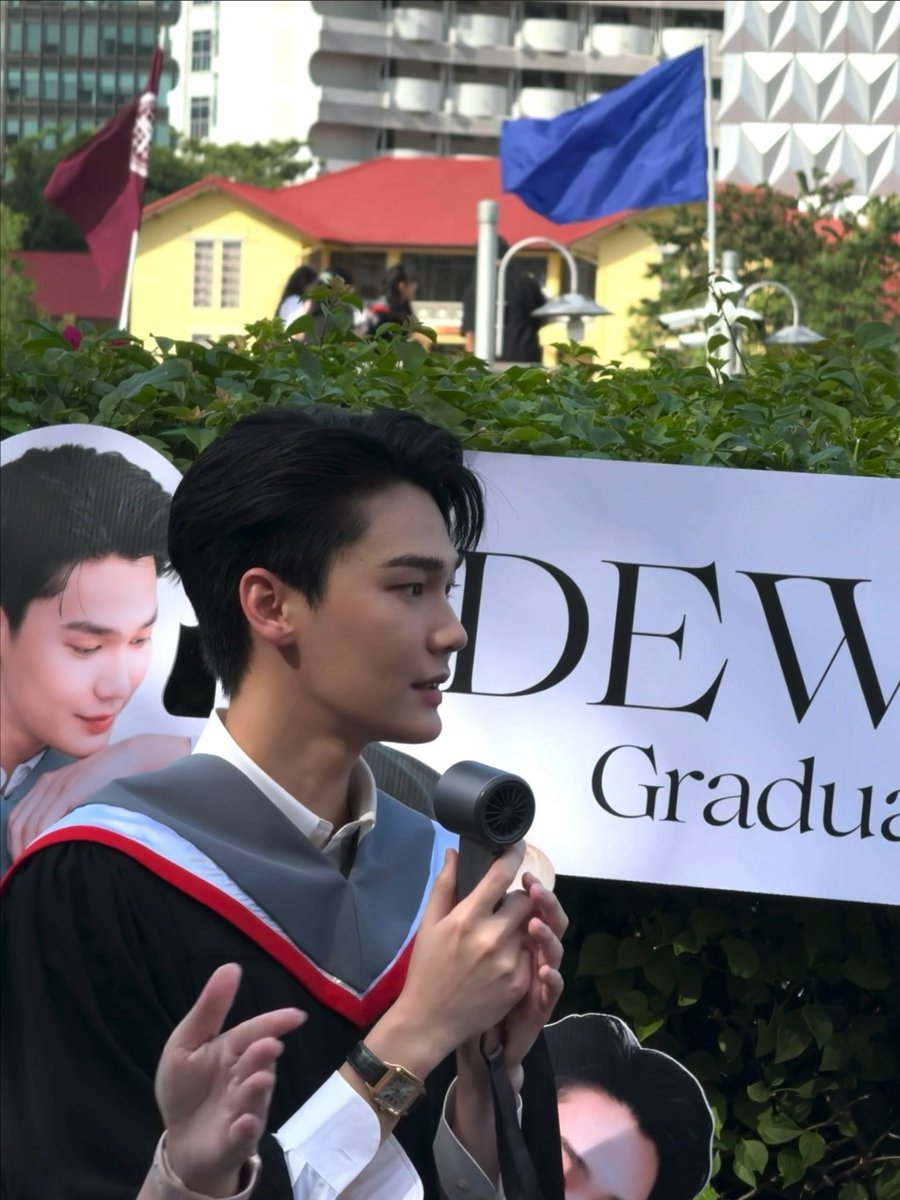 Highlight_Dew's tweet photo. 🎓Congrats https://t.co/7tjADnr9OX
