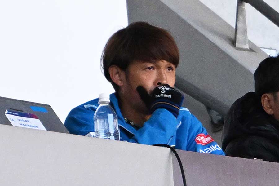 hiro_gamba7's tweet photo. G大阪FW宇佐美貴史が号泣　2日前に負傷でメンバー外…チームは天皇杯準Vで涙を呑む
https://t.co/DN3hVxEZKQ
試合後、ガンバの選手は気を落とし落胆しているなか、ピッチに姿を現した宇佐美は、ベンチ前で呆然。目には涙を浮かべ号泣している様子が中継カメラにも抜かれていた。 https://t.co/6xebRio5sR