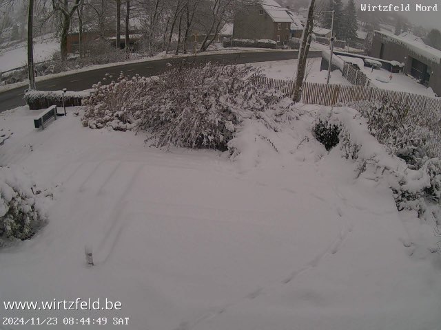 wxwommelgem's tweet photo. 20cm op de Belgische top ❄️ #sneeuw #vrtweer https://t.co/nlsD61XTW9