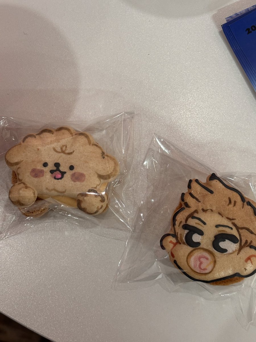 귀여운 천러랑 저(?) 보러 오세요
(화장실 가는 길이 짱 귀여우니 꼭 가보시길><)

#해피러러데이

<a href="/ony_our_dream/">on your dream</a>