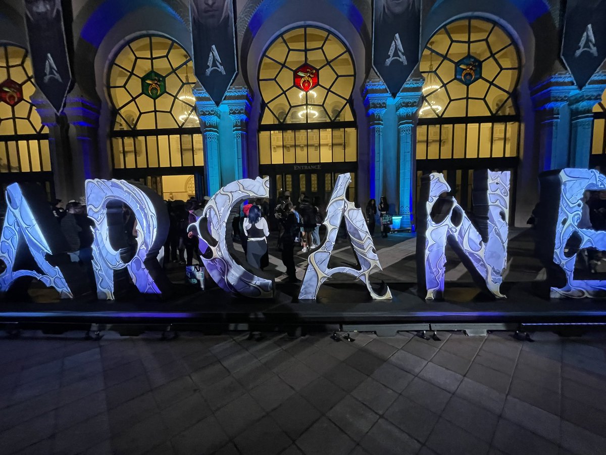 arcane finale was AMAZING. no words for how incredible this experience was and how fantastic act 3 is!! 

#ArcaneSeason2 #arcane