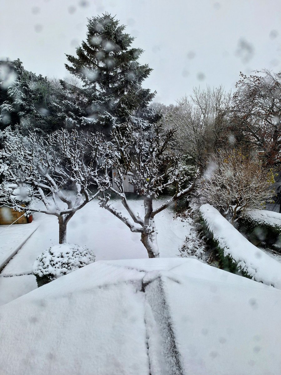 KeldaChilds's tweet photo. Disappointed not to be off in the caravan as planned but also quite relieved...🥶❄️💨🌨 https://t.co/0Z6wV26DsC