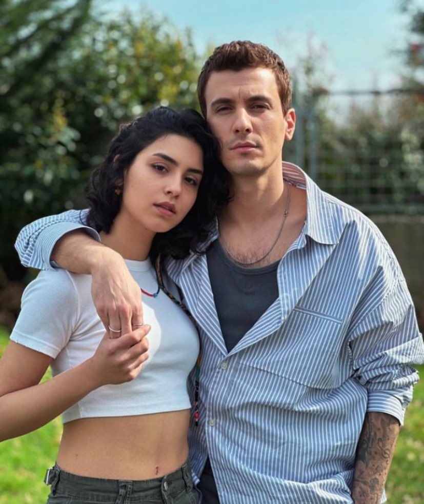 mention etkinliği 

hedef : 1000 mention

#AsLaz AsLaz 
#RojbinErden RojbinErden
#BertanAsllani BertanAsllani