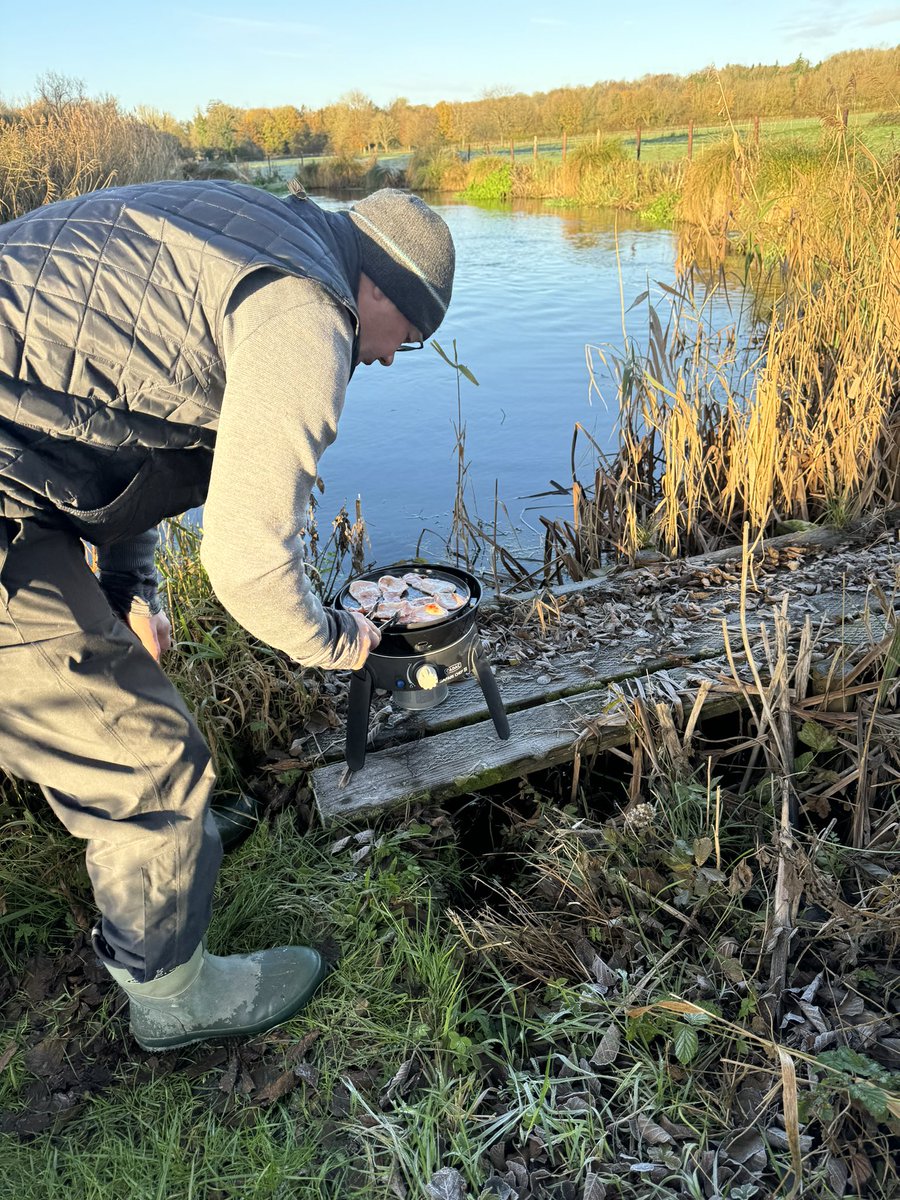 Jeremy Slessor (@jeremy_slessor) on Twitter photo Beautiful morning on the Itchen yesterday, made even better by some bacon rolls cooked riverside by pal Bill. Beautiful morning on the Itchen yesterday, made even better by some bacon rolls cooked riverside by pal Bill.