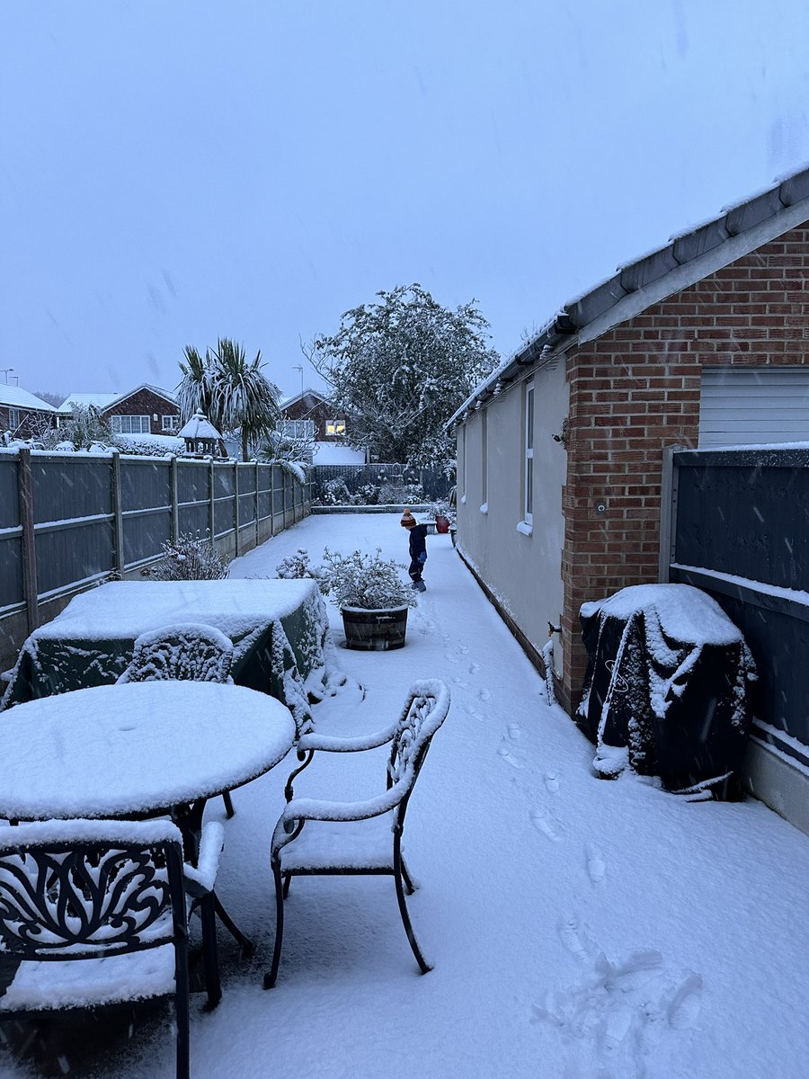 Be careful out there today and thank you  to all our colleagues keeping health and social care services running today …. Keep safe 🙌🙌