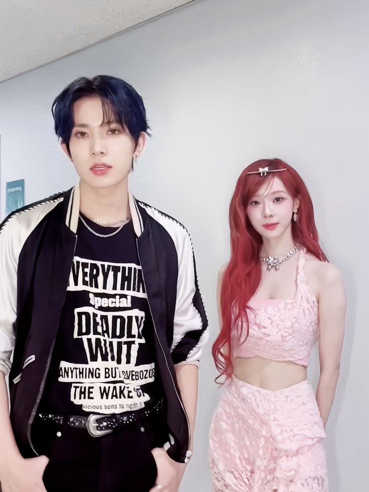 #MoursoleilSelcaDay konteks sedang melakukan challenge “yang gerak jajanin syilok 5 grobak” with luca. 😎🫳🏻