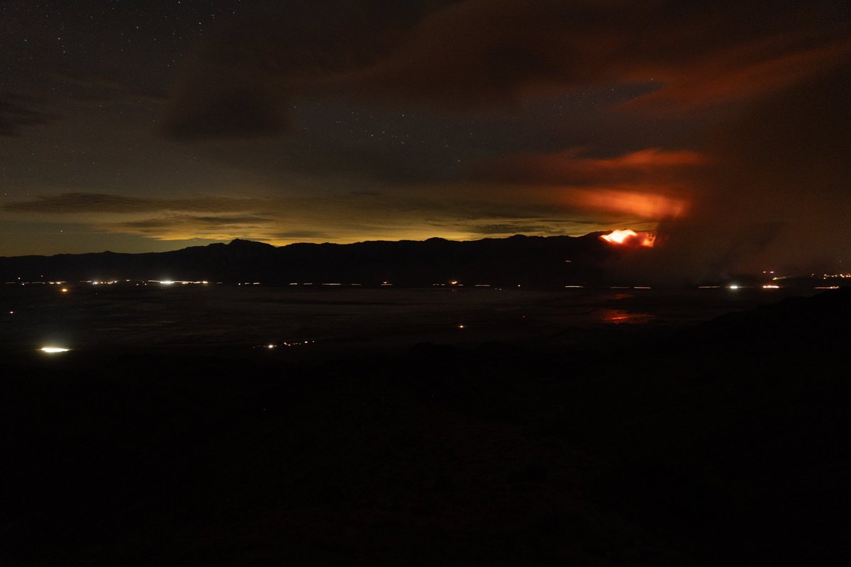 chrisjkam's tweet photo. #HorseshoeFire above Lone Pine https://t.co/sLQtaosx63