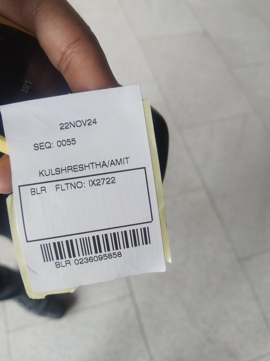 Amitkulshr's tweet photo. @AirIndiaX Case 13381237,PNR IBKW3B,Pune to BLR , DOJ- 22-11-24, IX 2722 https://t.co/4NuOA4D0ui