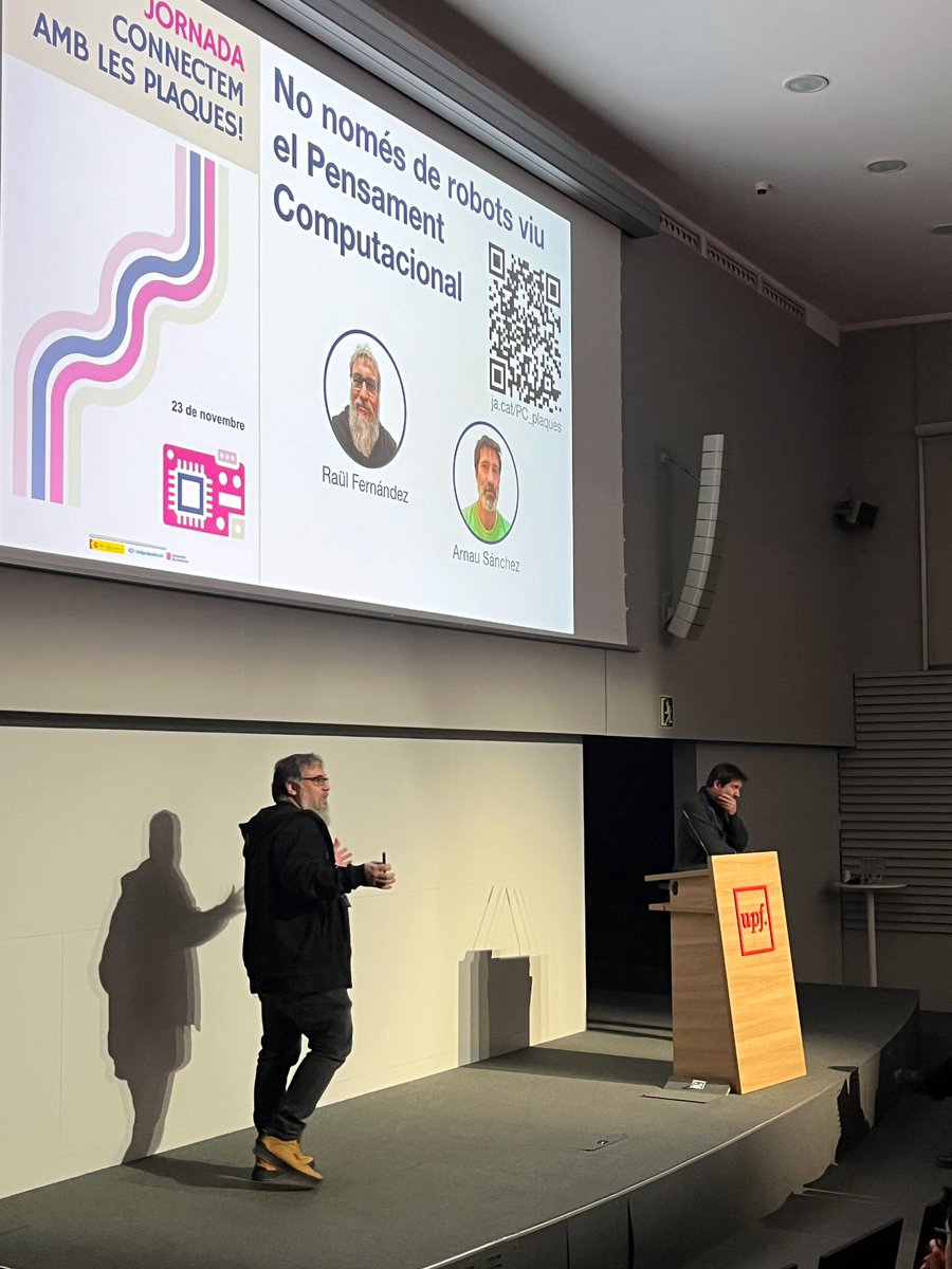 salvicanadell's tweet photo. Això ja rutlla! Jornada “Connectem amb les plaques!” dedicada al coneixement i programació de les plaques programables, una eina fonamental en l’ensenyament de la robòtica i la programació. Que xulo veure experiències i sentir consells de companys que en saben! #jornadaplaques 👇🏻 https://t.co/HIoKc1dIzi