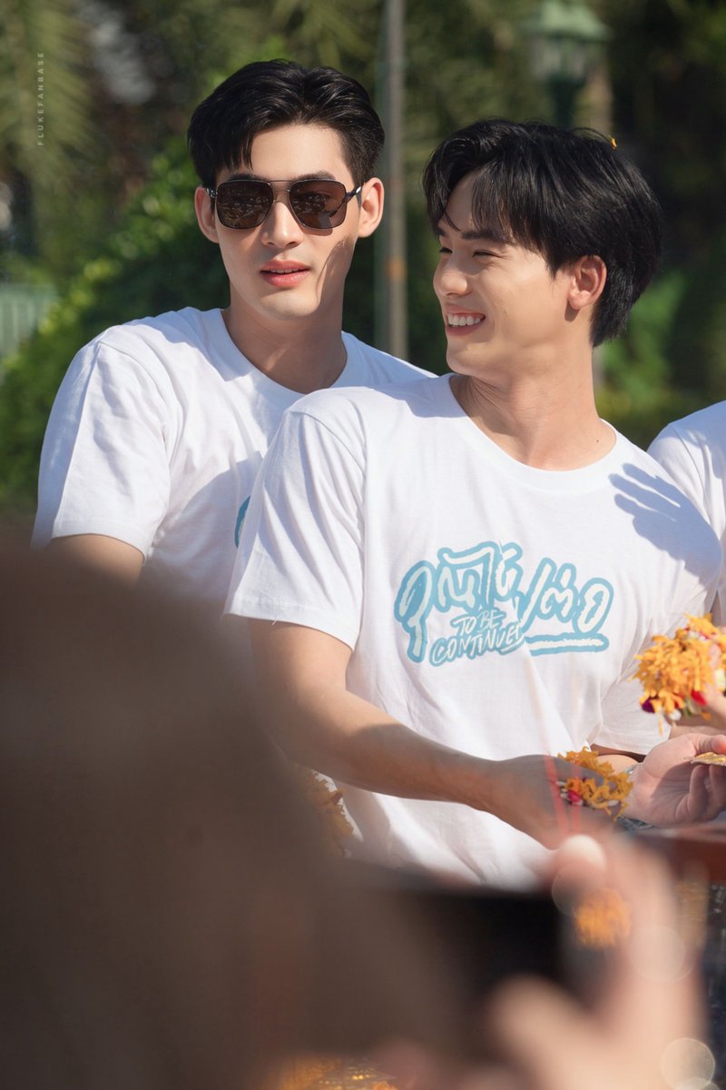 flukefanbase's tweet photo. จำได้ว่า โมเม้นต์โปรยดอกไม้อันนี้ ออกสื่อเยอะมากกก เพราะเคมีตาแตกมากเวอร์

1 YEAR TO BE CONTINUED SERIES 

#ครบปีคุณได้ไปต่อ 
#JuniorFluke 
#คุณได้ไปต่อ https://t.co/p9P7rJg1vG
