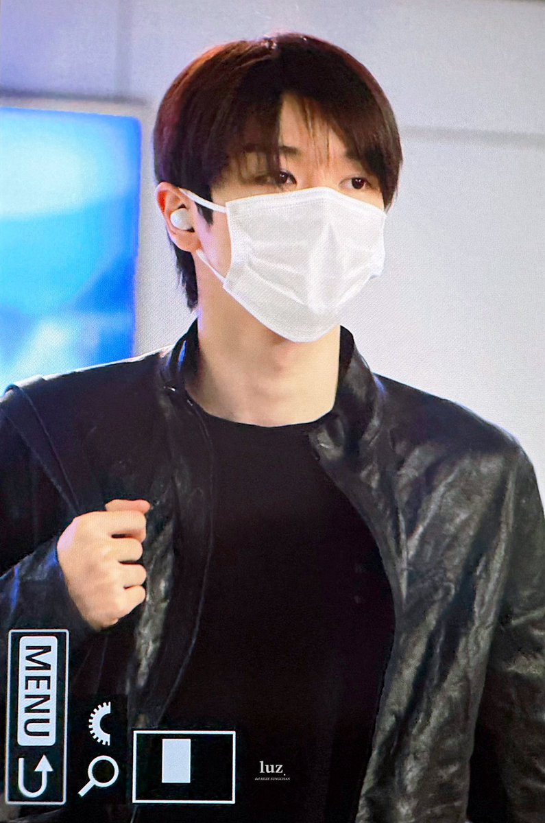 luzdel913's tweet photo. 241123 ICN
#라이즈 #RIIZE #성찬 #SUNGCHAN https://t.co/7IilLBsLLK