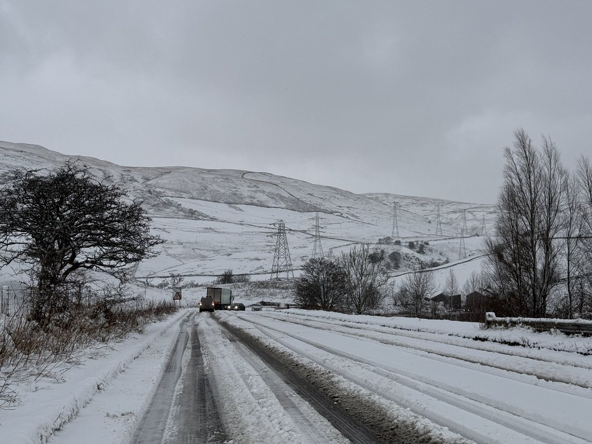 Do NOT travel on the A6 to Shap.  Agencies are on scene but it’s impassable.   <a href="/CumbriaRdWatch/">Cumbria Road Watch</a> #LakeDistrict <a href="/lakedistrictnpa/">Lake District</a>