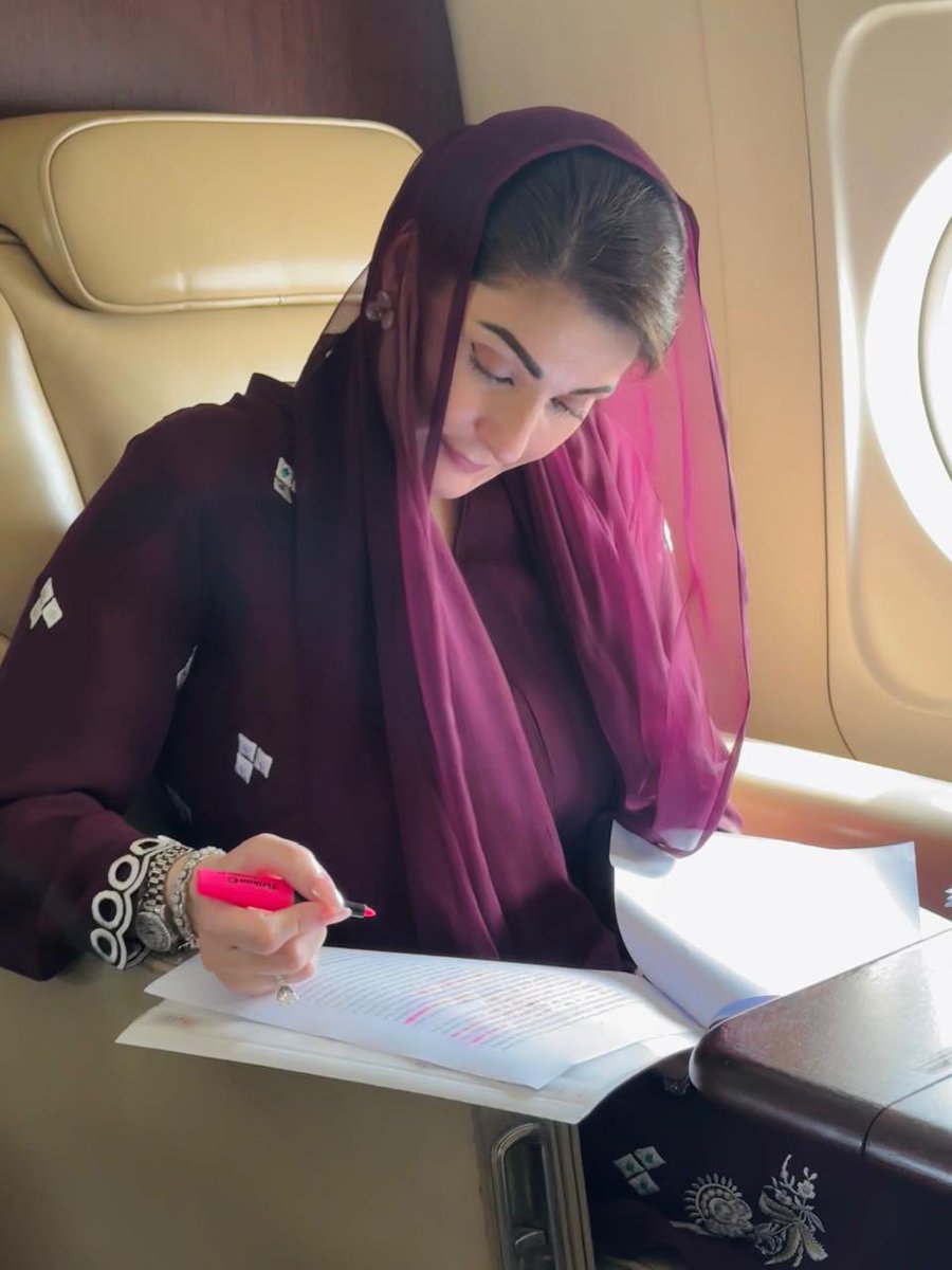 ZahraBilal099's tweet photo. کام، کام اور بس کام! 🙌🏻❤️ https://t.co/JXTOyWRkeS