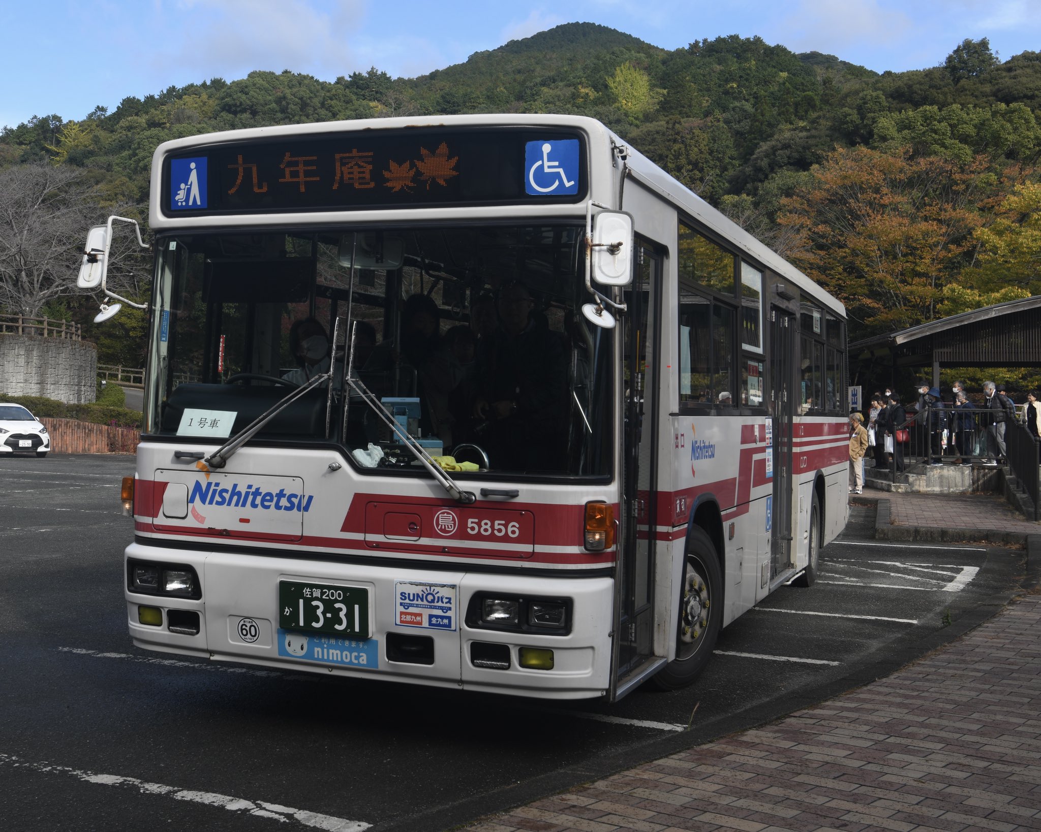 BUS street photo on X: 