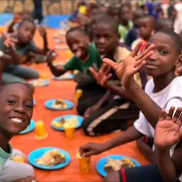 A small donation from you can mean the world to someone else. Let’s start this week by bringing hope and happiness into someone's life by donating your #Zakat and #Sadaqah to #muslimaiduganda256. ✨

#kayembabinAbdullah #charity #Donatenow