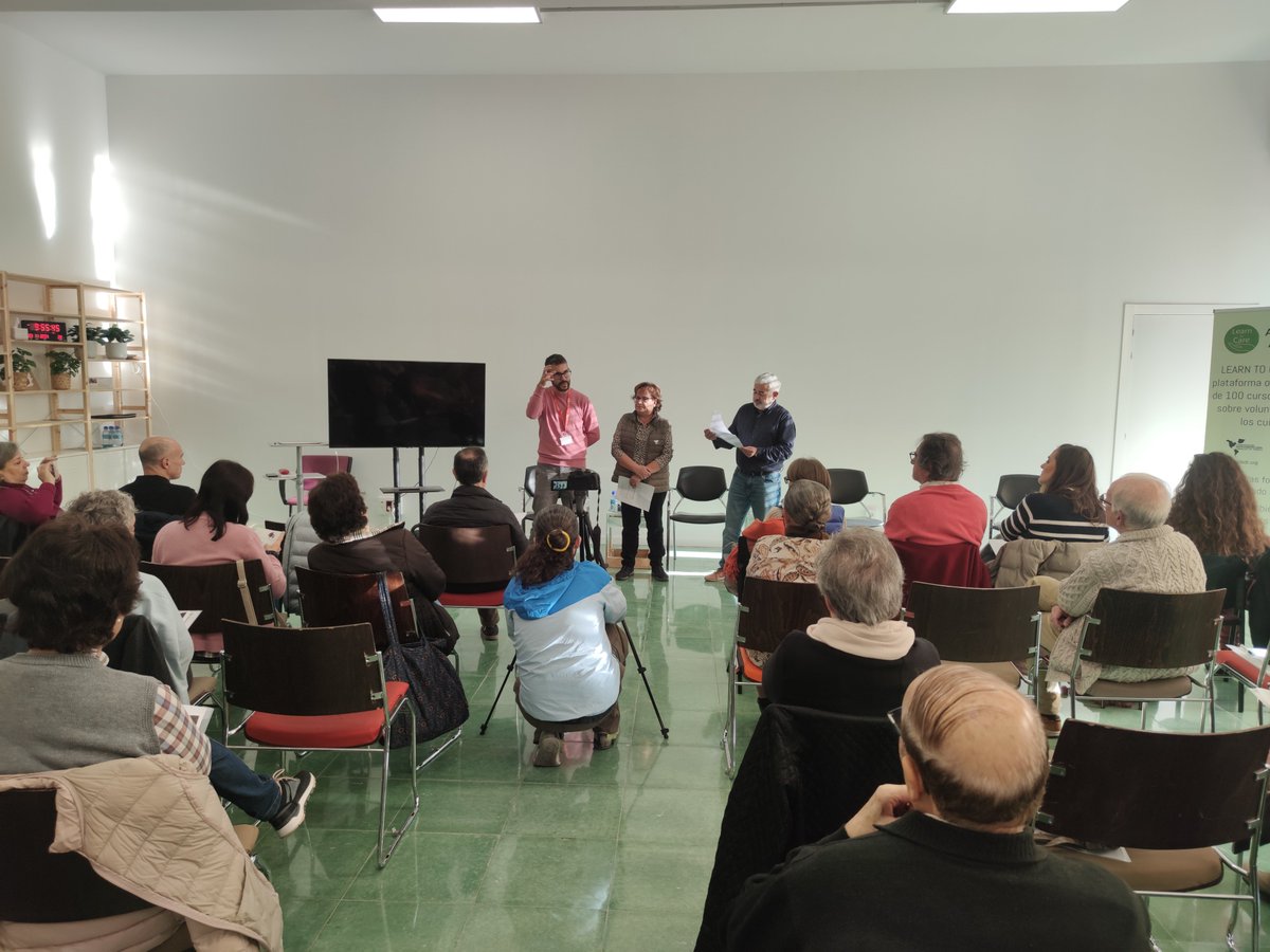 SVS_Sitges's tweet photo. Bienvenida del Director del CRI Sant Joan de Déu a los asistentes de la jornada #LearnToCare, proyecto @EUErasmusPlus participado por @Asociacioniber1 ... https://t.co/YU2PYfJMco