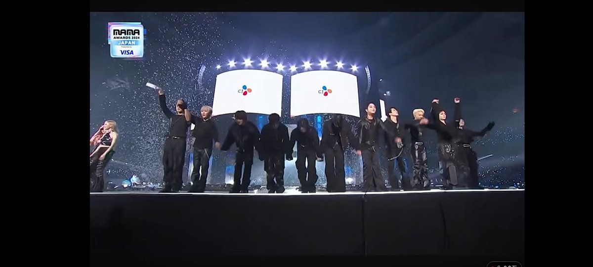 y__j177's tweet photo. Really so proud of u guys🥹😭😭😭
대상 축하해 🎉 https://t.co/9hBH2I9buQ