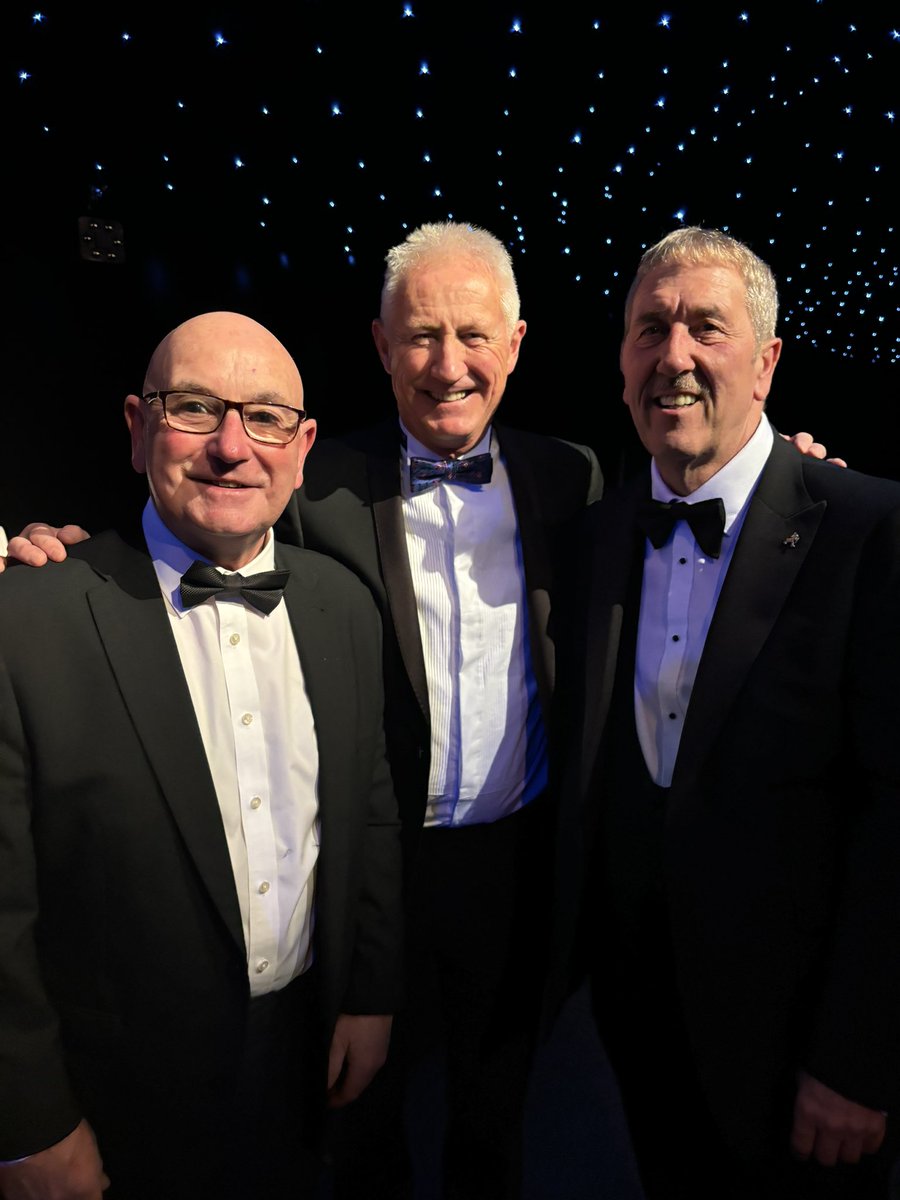 Andrew Murray (@amurraygolf) on Twitter photo Heck of an evening speaking to my biggest live audience 310 <a href="/ormskirkgc/">Ormskirk Golf Club</a>. Their 125th Anniversary dinner raised thousands for the Capt Mark's charity too.! Met old pals Jack &Alan also. #craic #hospitality #charity 🎤 Heck of an evening speaking to my biggest live audience 310 <a href="/ormskirkgc/">Ormskirk Golf Club</a>. Their 125th Anniversary dinner raised thousands for the Capt Mark's charity too.! Met old pals Jack &Alan also. #craic #hospitality #charity 🎤