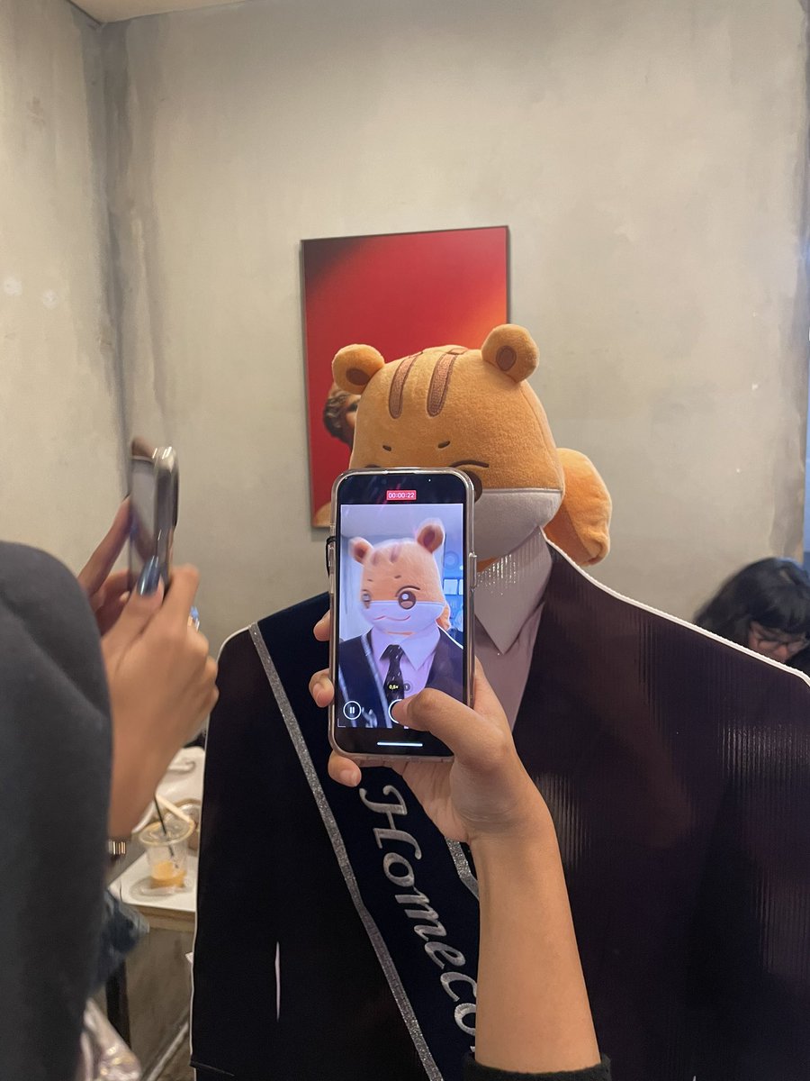 hoseokun's tweet photo. Today’s event! ☆ @1024street #HomecomingwithTOPAZ 

i won the lucky draw! got wooyoung digipack ♡ 

@dazzIinghunter @poetrystripes @pyeonqi @atiz @jayurobge https://t.co/qmiczglo2n