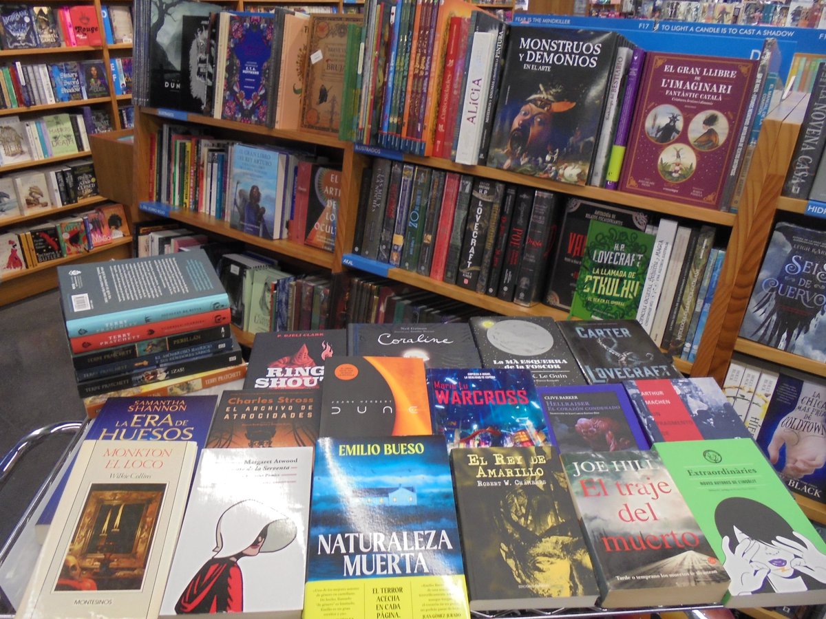 Gigamesh Sant Antoni (@gigamesh2mano) on Twitter photo 24/11 Una buena selección de lo que llevaremos a la parada de <a href="/GigameshTienda/">Librería Gigamesh</a> en el Mercat de Sant Antoni este domingo. Destacando, por supuesto, al gran Terry Pratchett. 24/11 Una buena selección de lo que llevaremos a la parada de <a href="/GigameshTienda/">Librería Gigamesh</a> en el Mercat de Sant Antoni este domingo. Destacando, por supuesto, al gran Terry Pratchett.
