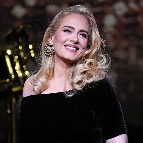 PopBase's tweet photo. Adele reveals she’s excited to watch ‘Wicked’ despite not liking musicals:

“I really don’t like musicals. […] But whatever this Wicked campaign is going on… I am gagged to see it. Which is absolutely crazy cause I didn’t like the musical itself. The marketing campaign worked!” https://t.co/eRqaKcVACE