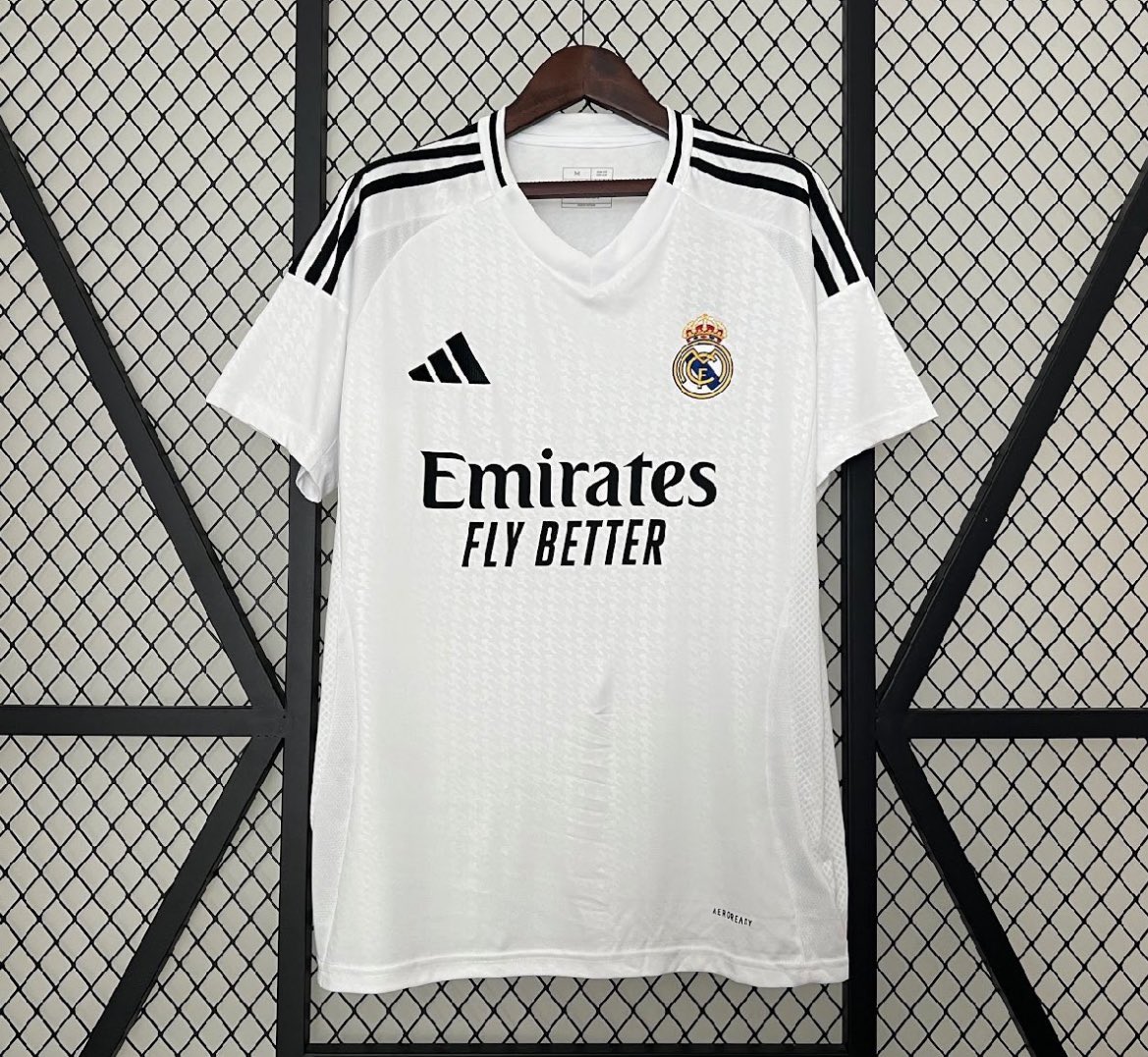 ilenagonzalez16's tweet photo. ¡SORTEO INTERNACIONAL!  

Si el Real Madrid gana contra contra el Leganés vamos a sortear una camiseta a elegir entre las 3 equipaciones.

Requisitos;
Dar RT al tweet 🔃 
Seguir a @futboljersey7 y a mi.

- OPCIONAL: Mencionar a un amigo (doble participación)
Muchísima suerte 🍀 https://t.co/bTxjaQG8aw