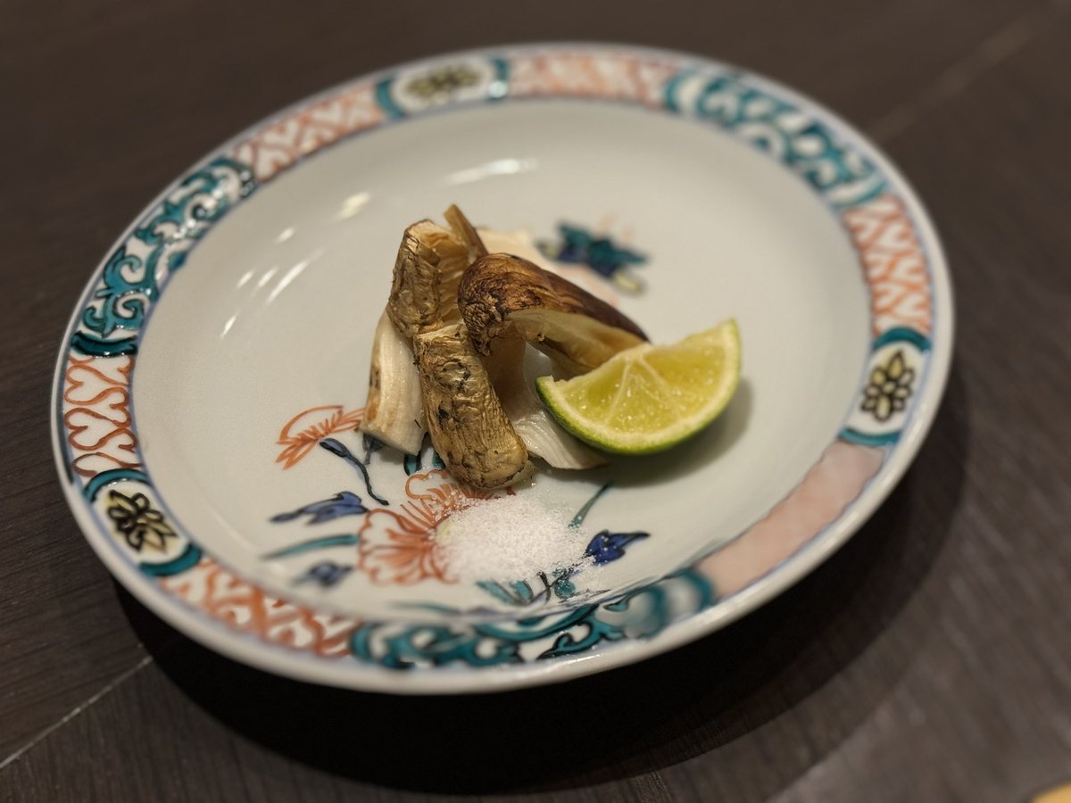 marinatsukides's tweet photo. #dinner
#yummy
#season
#membershipsystem
#港かっ惚れ
ロンドンからの友人と、
好きなものを少しづつ...... https://t.co/BQjPl0YPi8