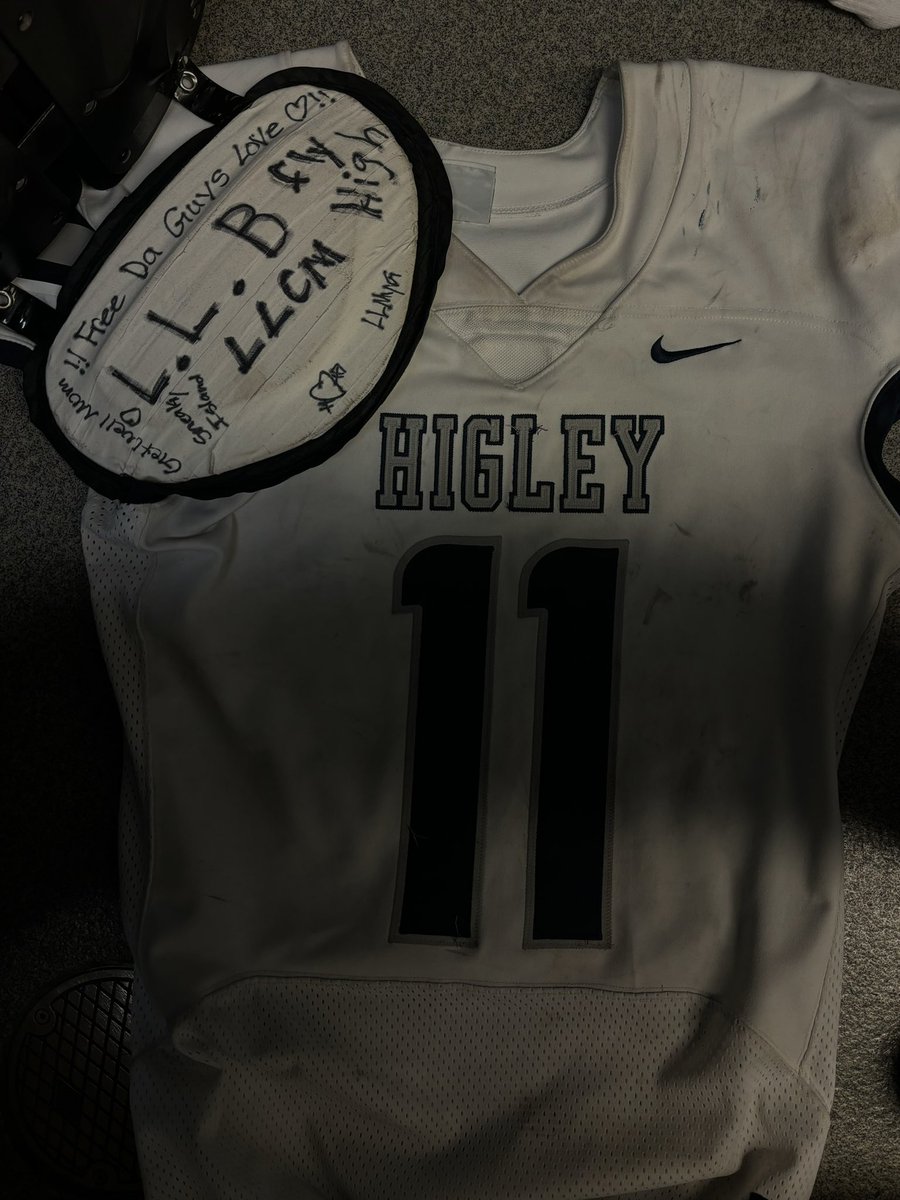 Ezy Brown C/O ‘25 (@ezybrown2) on Twitter photo Thank you <a href="/HIGLEYFOOTBALL/">Higley Football</a> for everything. Thank you to my coaches for pushing me day in and day out and producing a young man my story is not over. Very Blessed 🙏🏾
<a href="/COYjuniorB/">Rand Baker</a> <a href="/CoachHolguin16/">Coach Michael Holguin</a> <a href="/theyoungking21/">LaRon Tarkington</a> <a href="/CoachGEMeyer/">Geoff Meyer</a> <a href="/BrandonAnger4/">Coach Brandon Anger</a> <a href="/Trevor__Russell/">Coach Russell</a> Thank you <a href="/HIGLEYFOOTBALL/">Higley Football</a> for everything. Thank you to my coaches for pushing me day in and day out and producing a young man my story is not over. Very Blessed 🙏🏾
<a href="/COYjuniorB/">Rand Baker</a> <a href="/CoachHolguin16/">Coach Michael Holguin</a> <a href="/theyoungking21/">LaRon Tarkington</a> <a href="/CoachGEMeyer/">Geoff Meyer</a> <a href="/BrandonAnger4/">Coach Brandon Anger</a> <a href="/Trevor__Russell/">Coach Russell</a>