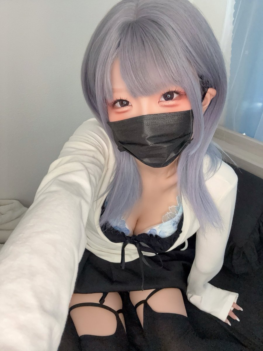 ちゃんとこっち見てよ？ https://t.co/6fQb7VnkzT