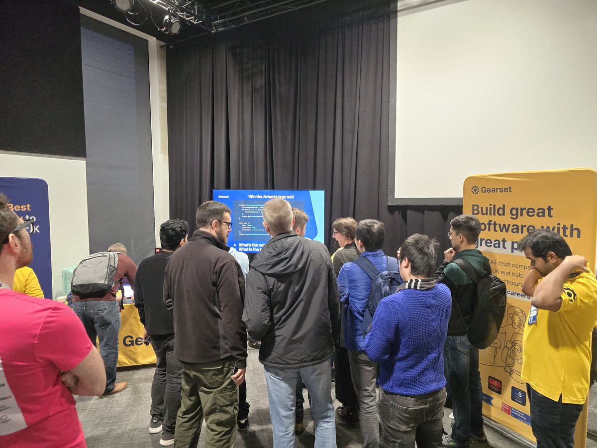 Really busy at the <a href="/GearsetHQ/">Gearset</a> stand at <a href="/NIDevConf/">NIDC</a>. Come and say hello and enter the competition