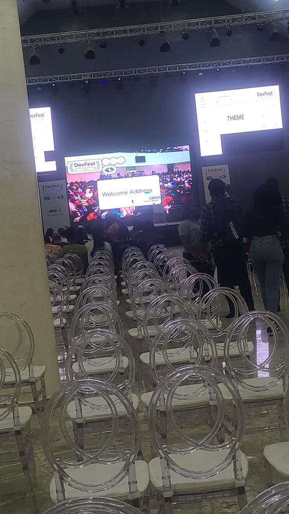 Salami_Rola's tweet photo. 3 years of being a dev, 3 years of attending abuja google devfest, I can't wait to unpack all they have in store for us today #DevFestAbuja #GDGAbuja https://t.co/hjNjBYthxl