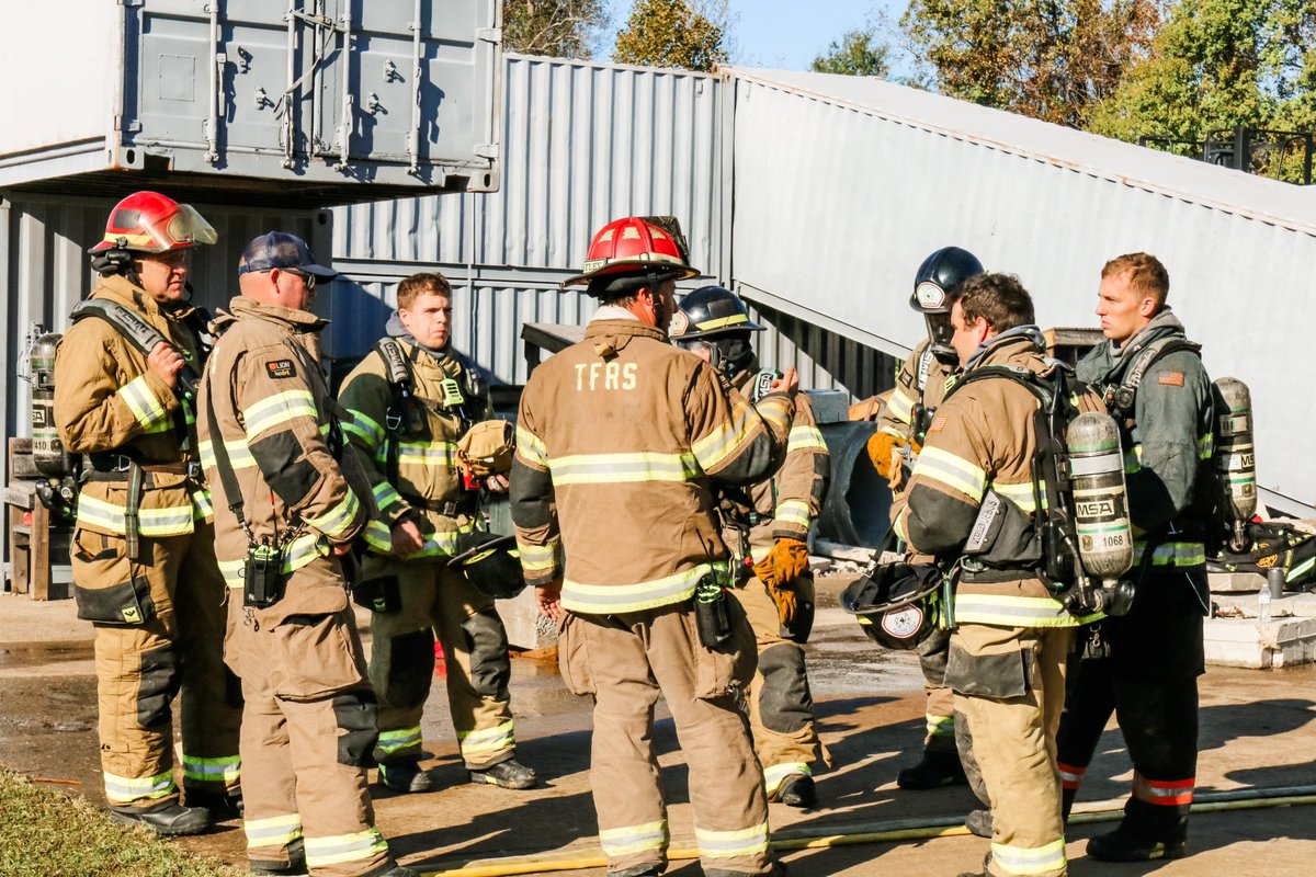 T_Town_Fire's tweet image. Our new hires completed their training yesterday with a live fire exercise. Welcome to TFR!